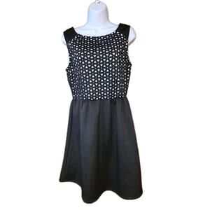 Gianni Bini Black And White Sleeveless Knee Length Cocktail Dress Sz L